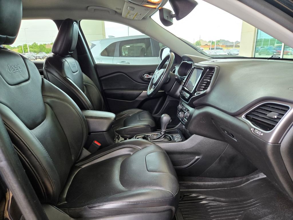 Used 2019 Jeep Cherokee Limited FWD image 25