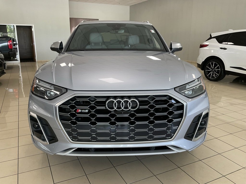 Used 2022 Audi SQ5 Premium Plus w/ Premium Plus Package image 2