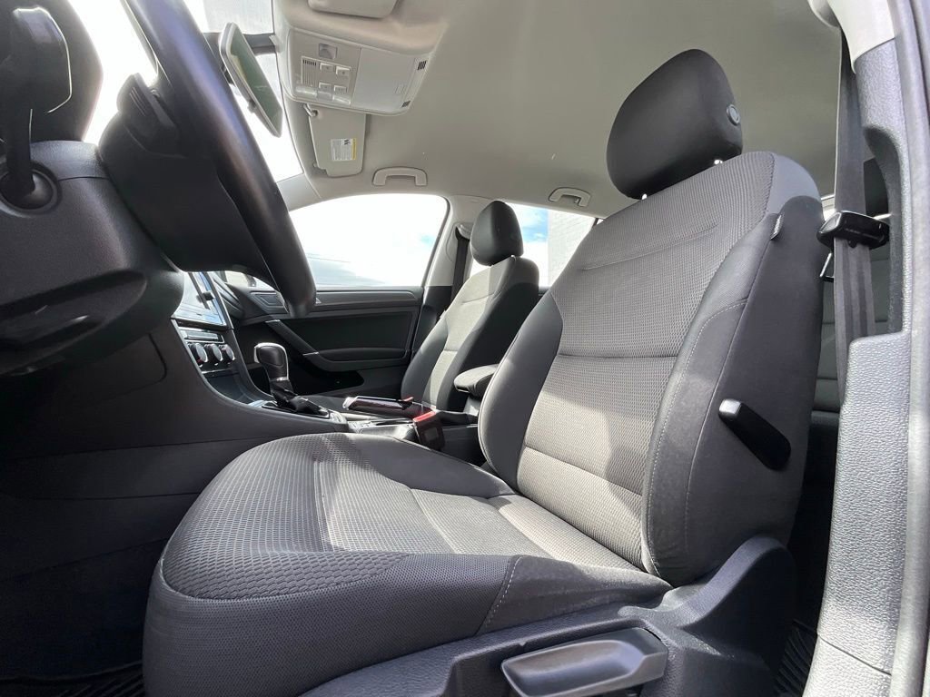 Used 2019 Volkswagen Golf S w/ Driver Assistance Package image 11