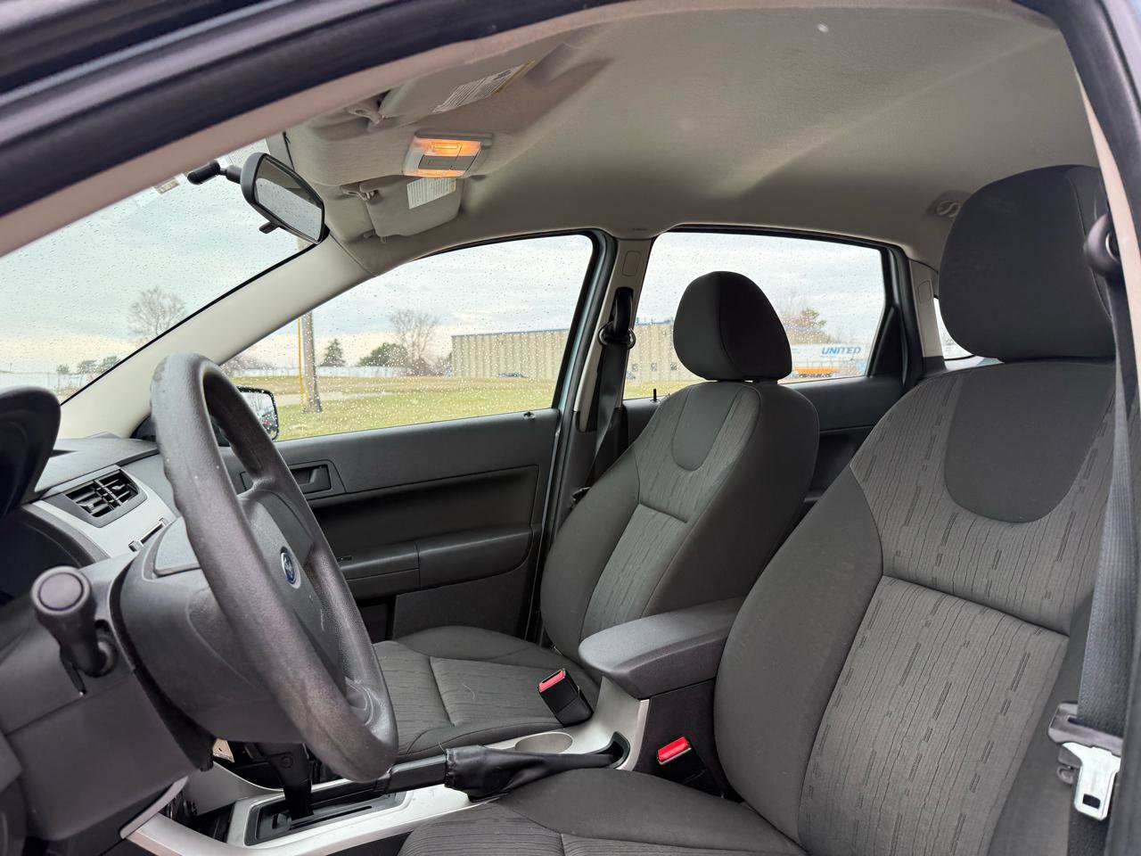 Used 2009 Ford Focus SE FWD image 13