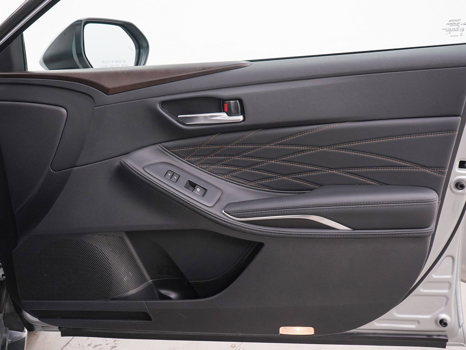 Used 2021 Toyota Avalon Limited w/ Advanced Safety Package FWD image 9