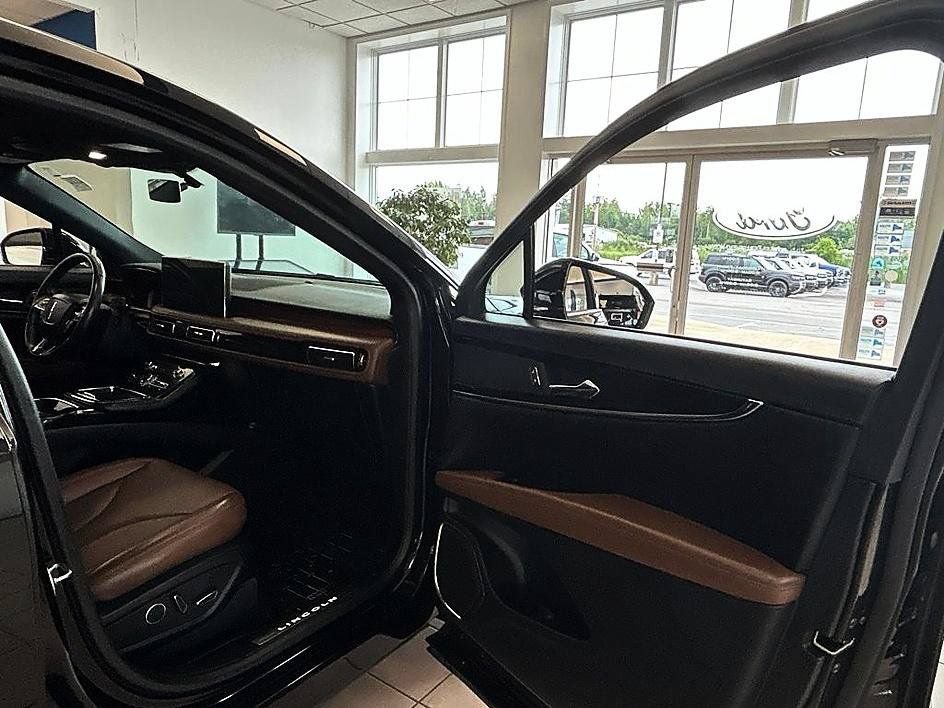Used 2022 Lincoln Nautilus Reserve AWD/4WD image 33