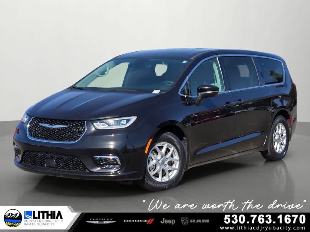 Certified 2023 Chrysler Pacifica Touring-L