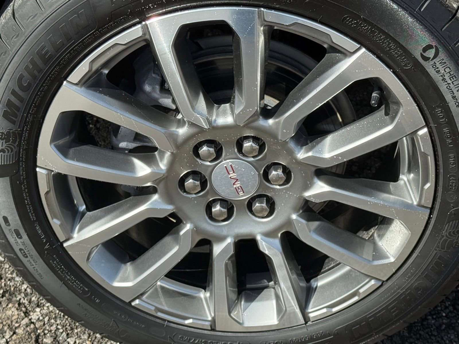 Used 2023 GMC Acadia Denali image 50