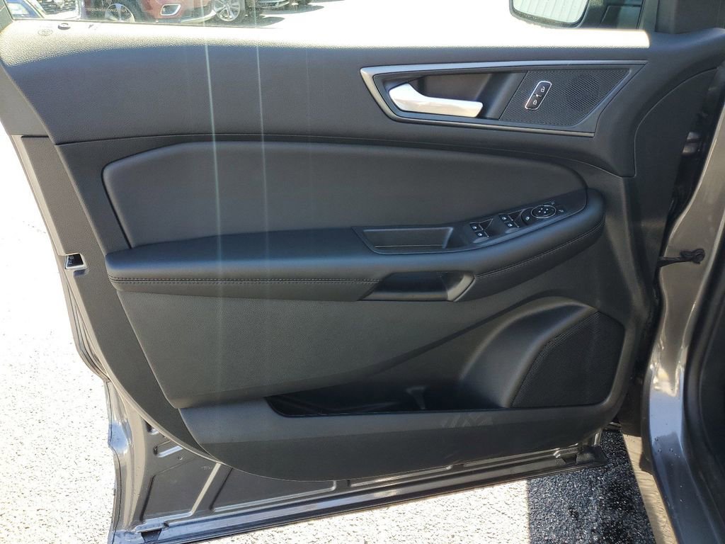 New 2024 Ford Edge SE w/ Black Appearance Package AWD/4WD image 9