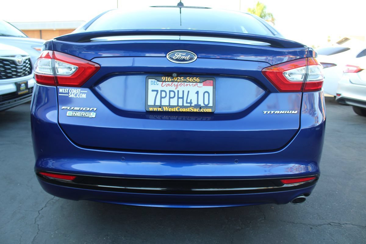 Used 2016 Ford Fusion Energi Titanium FWD image 18