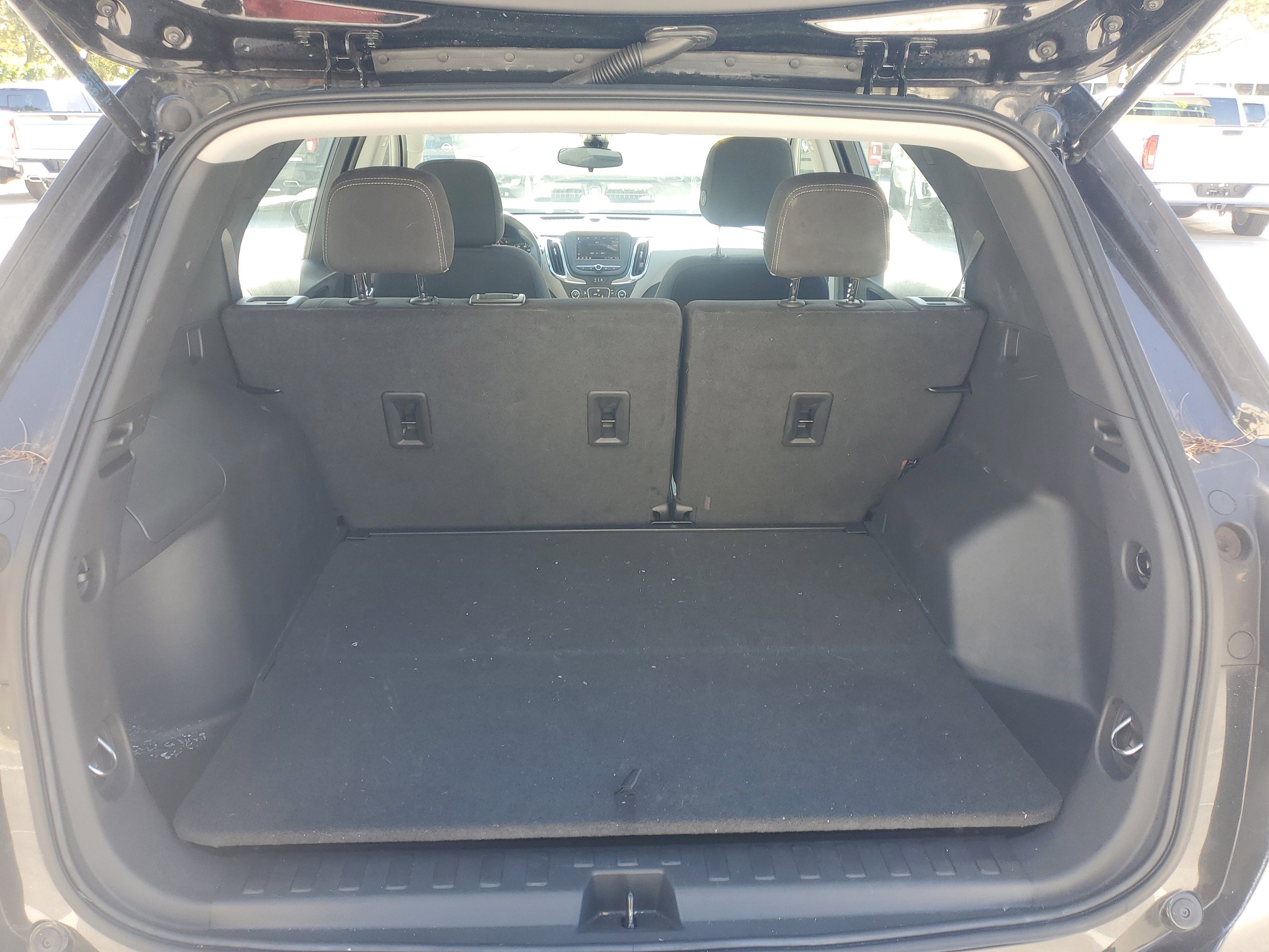 Used 2023 Chevrolet Equinox LS image 9