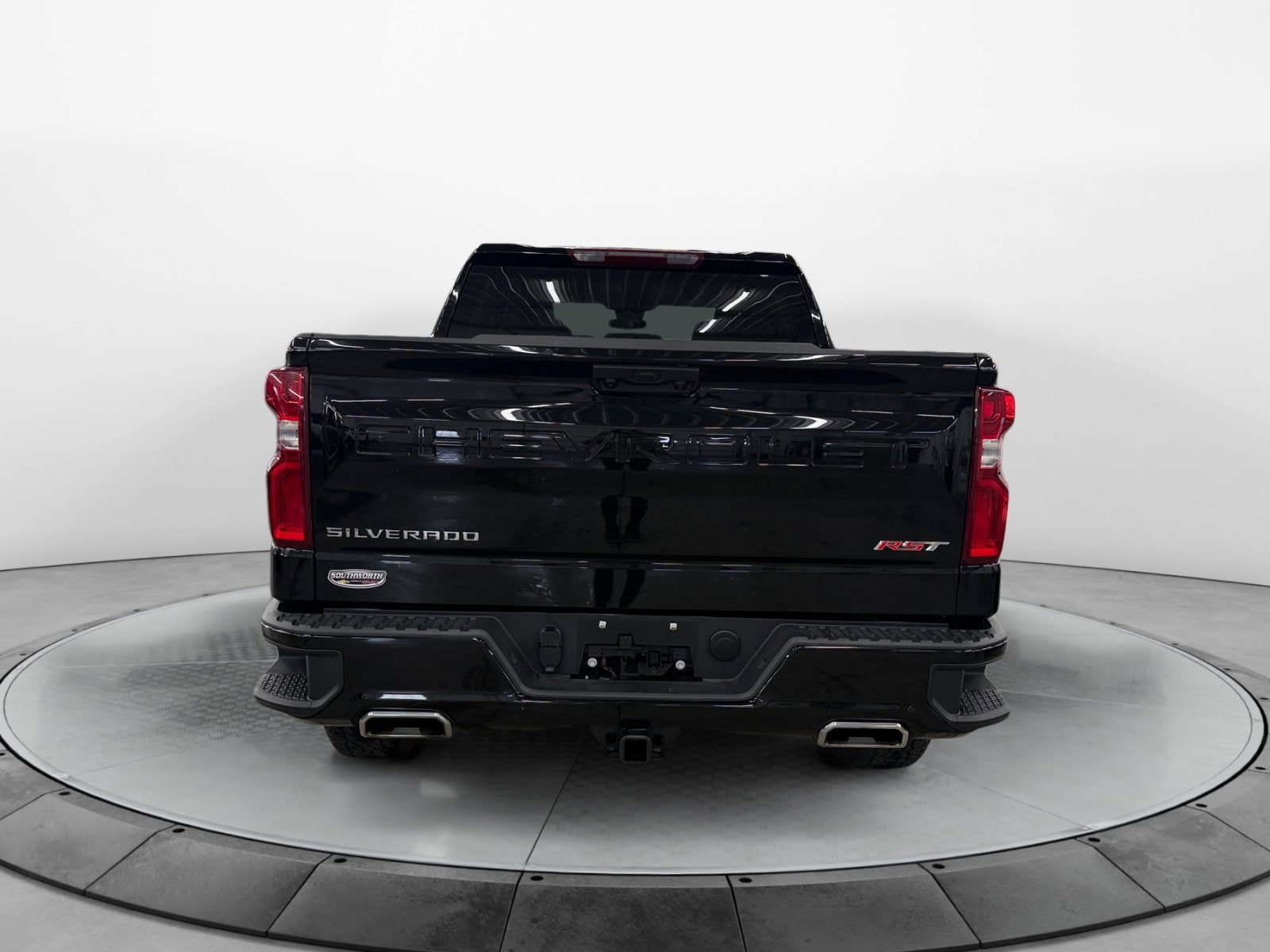 Used 2024 Chevrolet Silverado 1500 RST AWD/4WD image 6