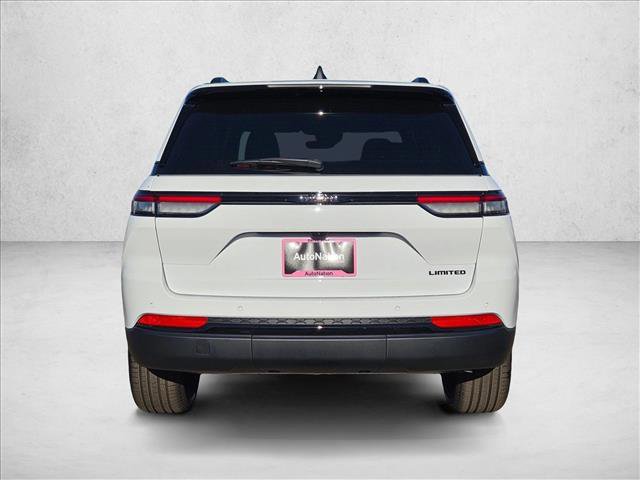 New 2025 Jeep Grand Cherokee Limited w/ Black Appearance Package image 8