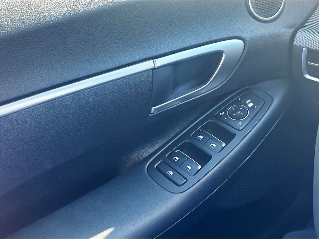 Certified 2025 Hyundai Sonata SE image 17