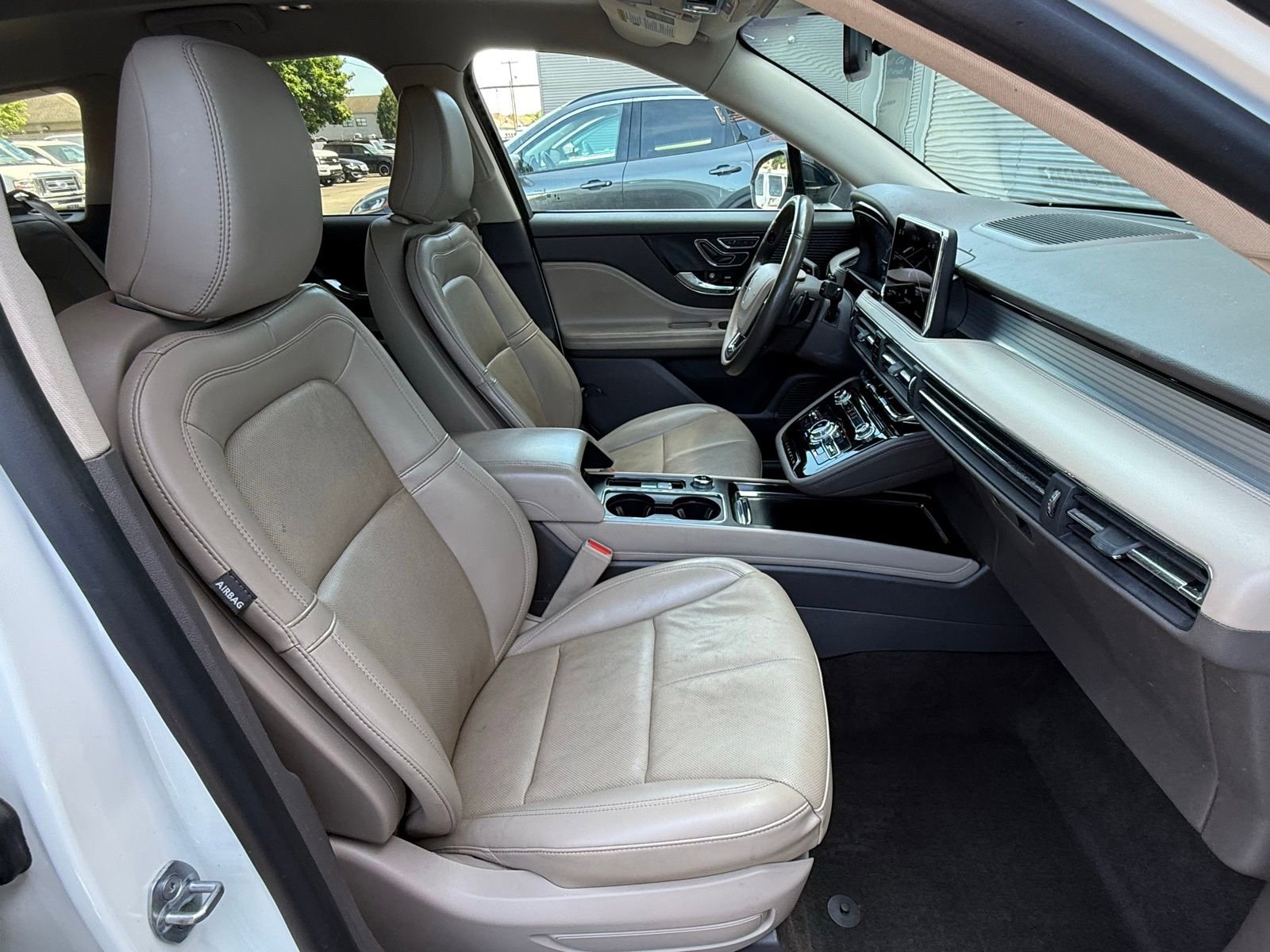 Used 2022 Lincoln Corsair AWD w/ Premium Package image 19