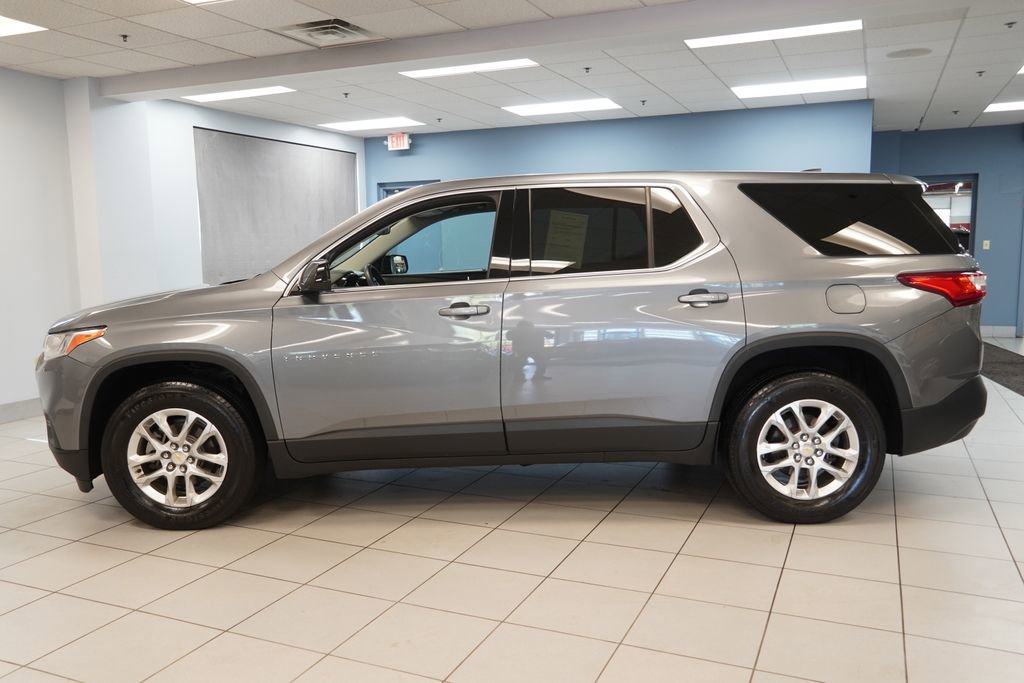 Used 2019 Chevrolet Traverse LS FWD image 2
