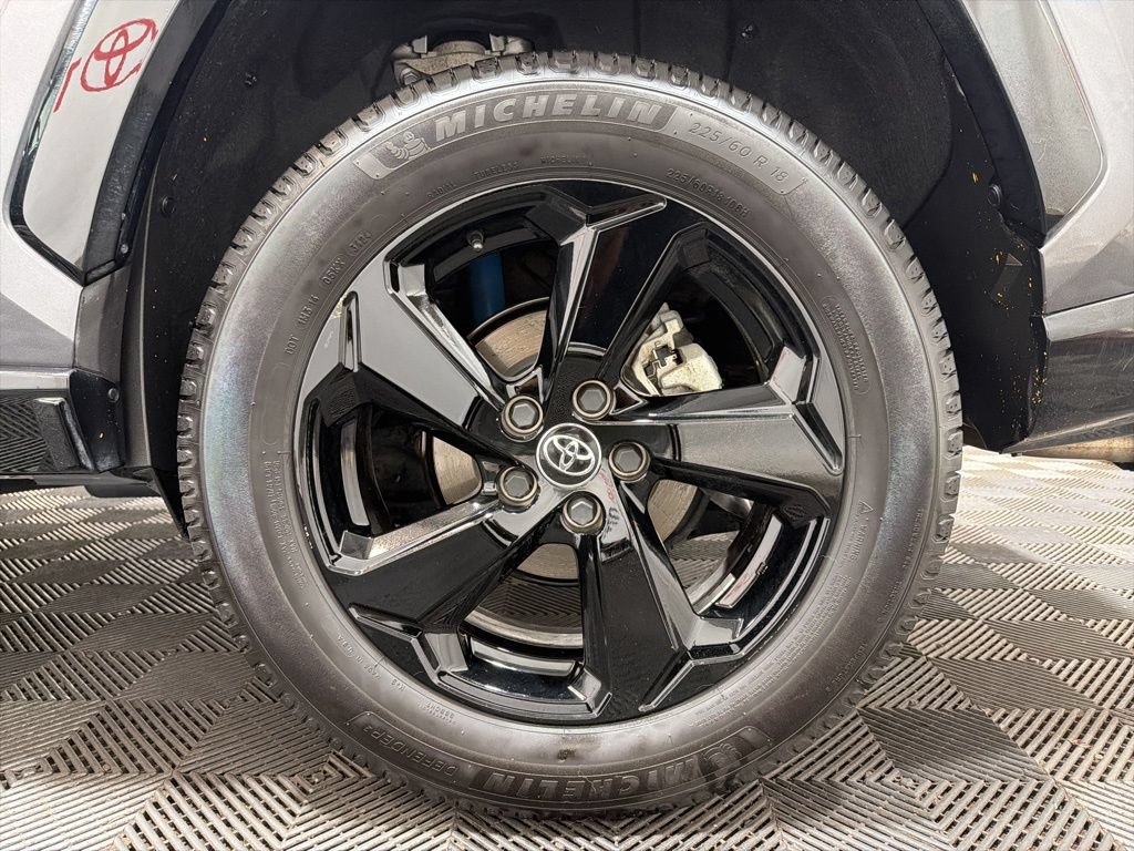 Used 2021 Toyota RAV4 XSE AWD/4WD image 32