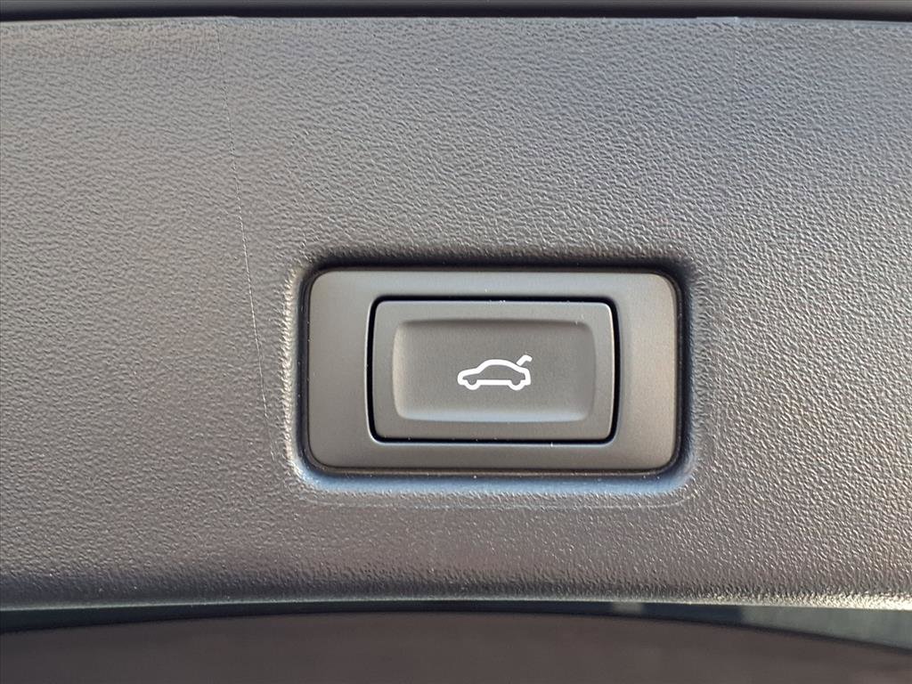 Used 2023 Audi Q4 e-tron Premium image 25