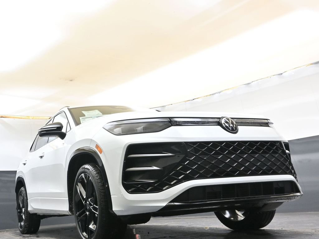 New 2026 Volkswagen Tiguan SE R-Line image 35