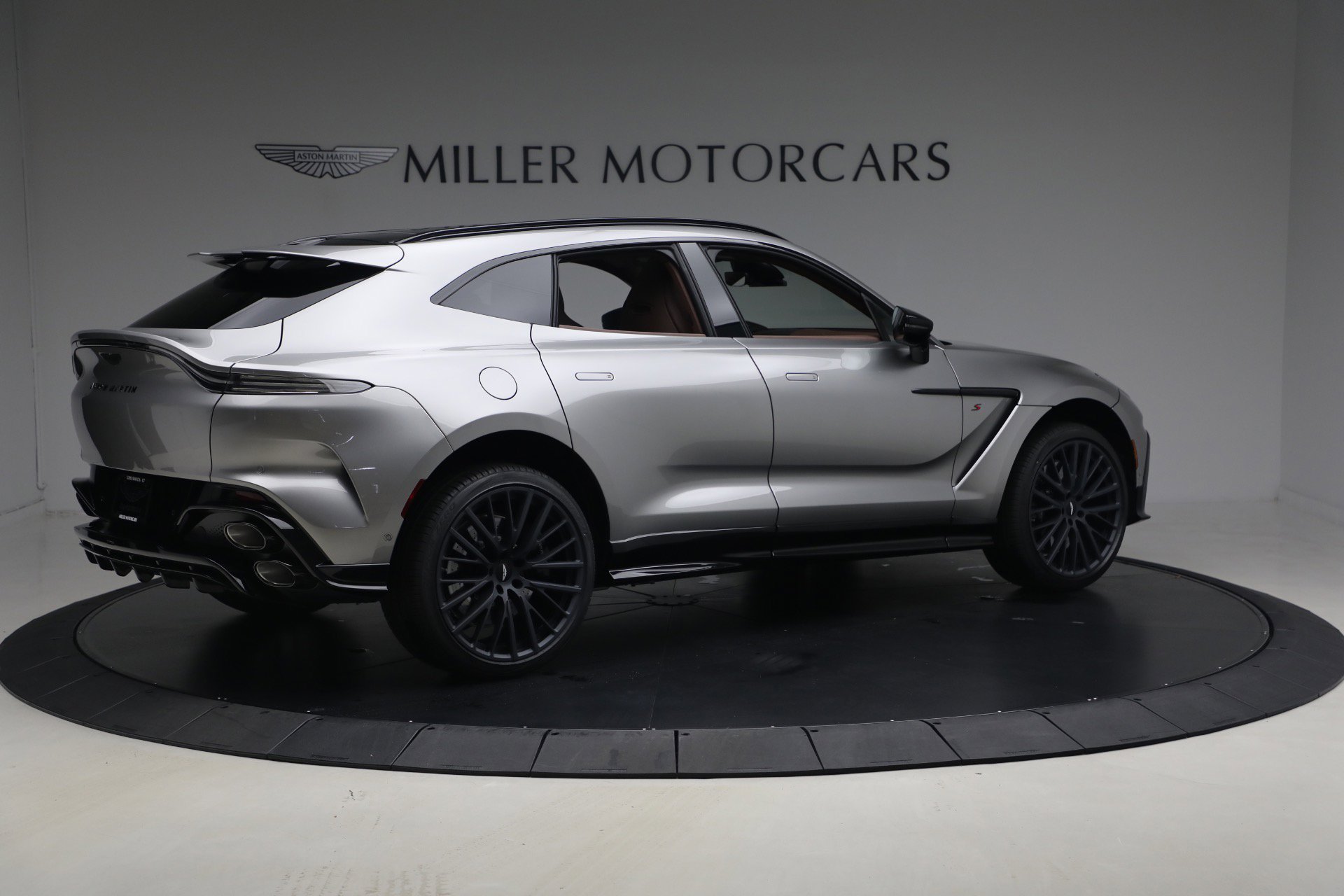 New 2026 Aston Martin DBX S AWD/4WD image 8