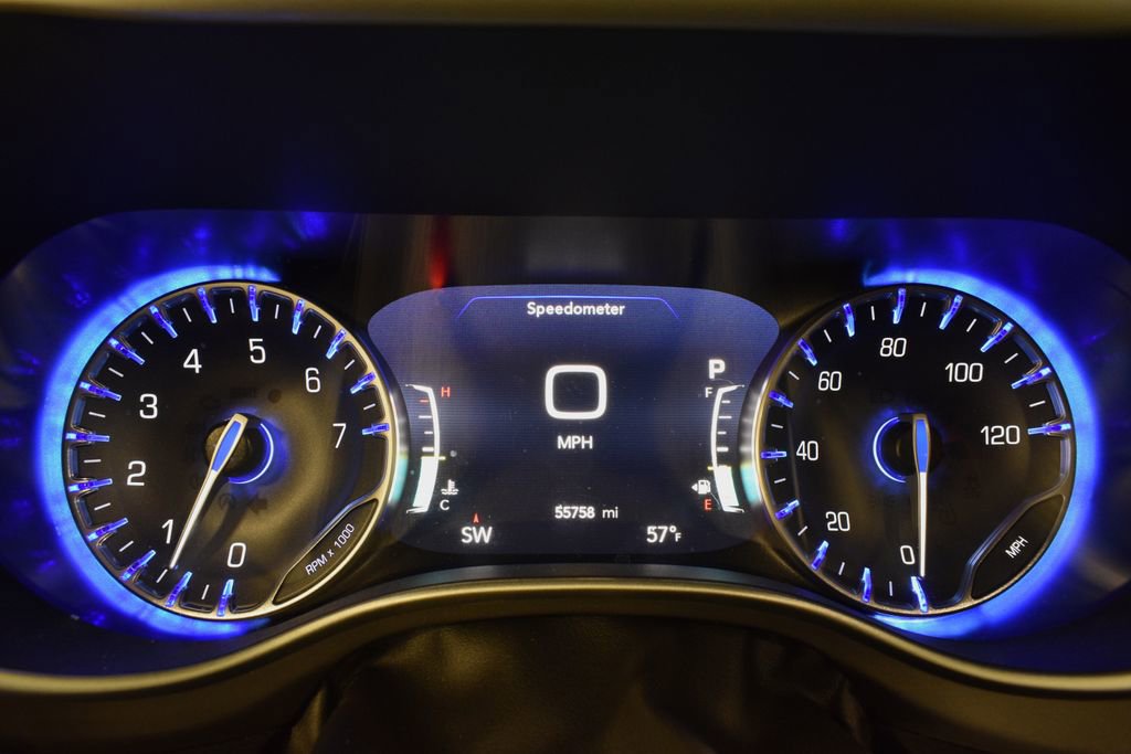 Used 2020 Chrysler Pacifica Touring-L Plus image 20