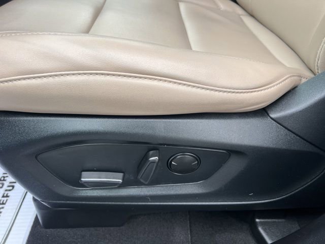 Used 2022 Ford Explorer XLT w/ Equipment Group 202A image 24