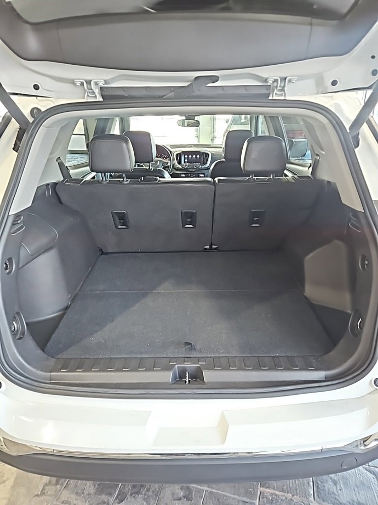 Used 2024 GMC Terrain SLT image 18