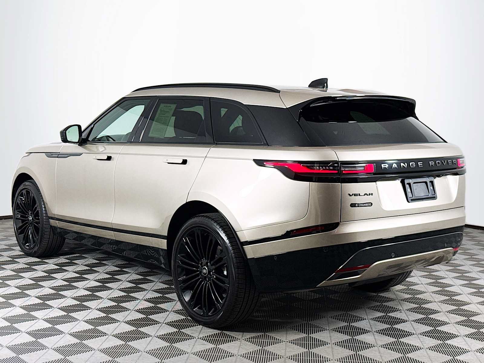 Used 2026 Land Rover Range Rover Velar Dynamic SE AWD/4WD image 7