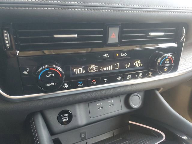 Certified 2025 Nissan Rogue Platinum w/ Tech Package image 20