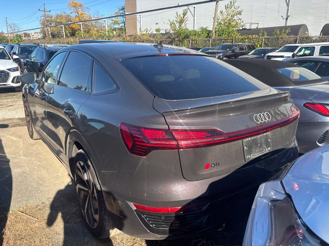 Certified 2024 Audi Q8 e-tron Premium Plus w/ Premium Plus Package AWD/4WD image 7