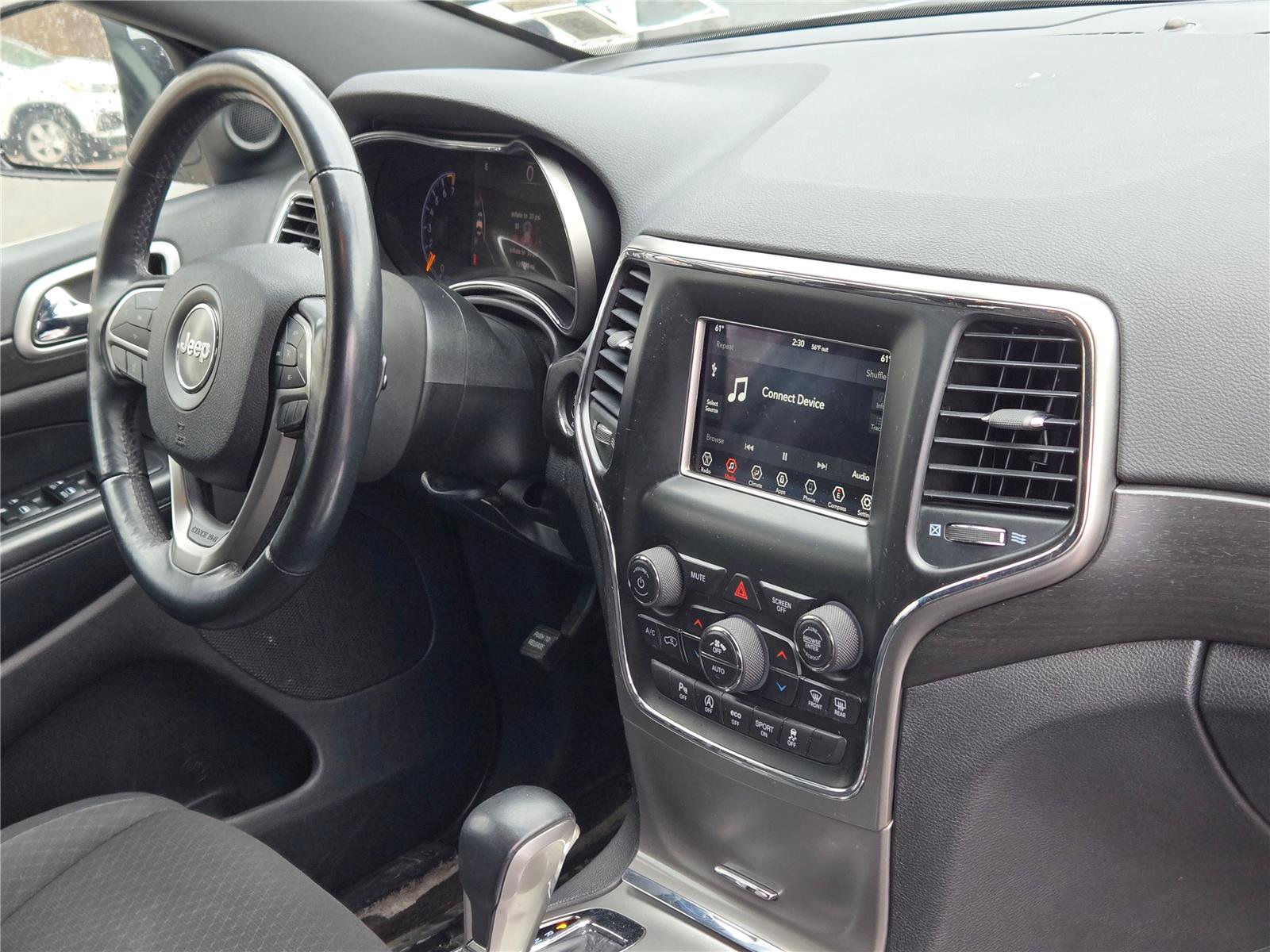 Used 2018 Jeep Grand Cherokee Laredo AWD/4WD image 5