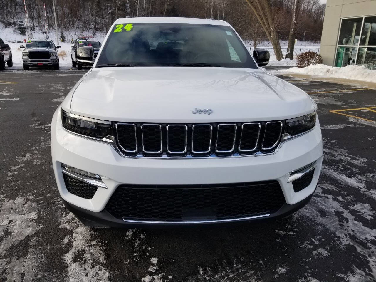 Certified 2024 Jeep Grand Cherokee Limited image 2