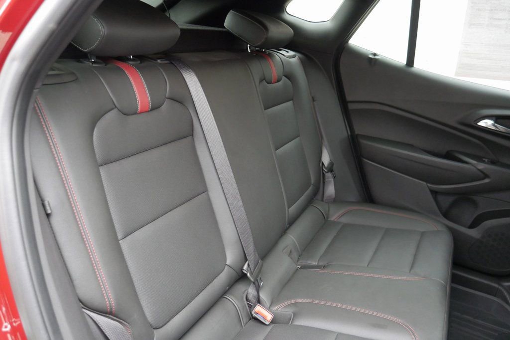 Used 2025 Chevrolet Trax RS w/ Sunroof Package image 25