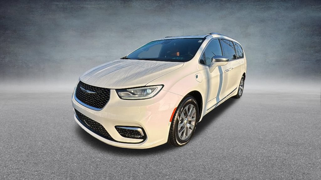 Used 2024 Chrysler Pacifica Pinnacle FWD image 5