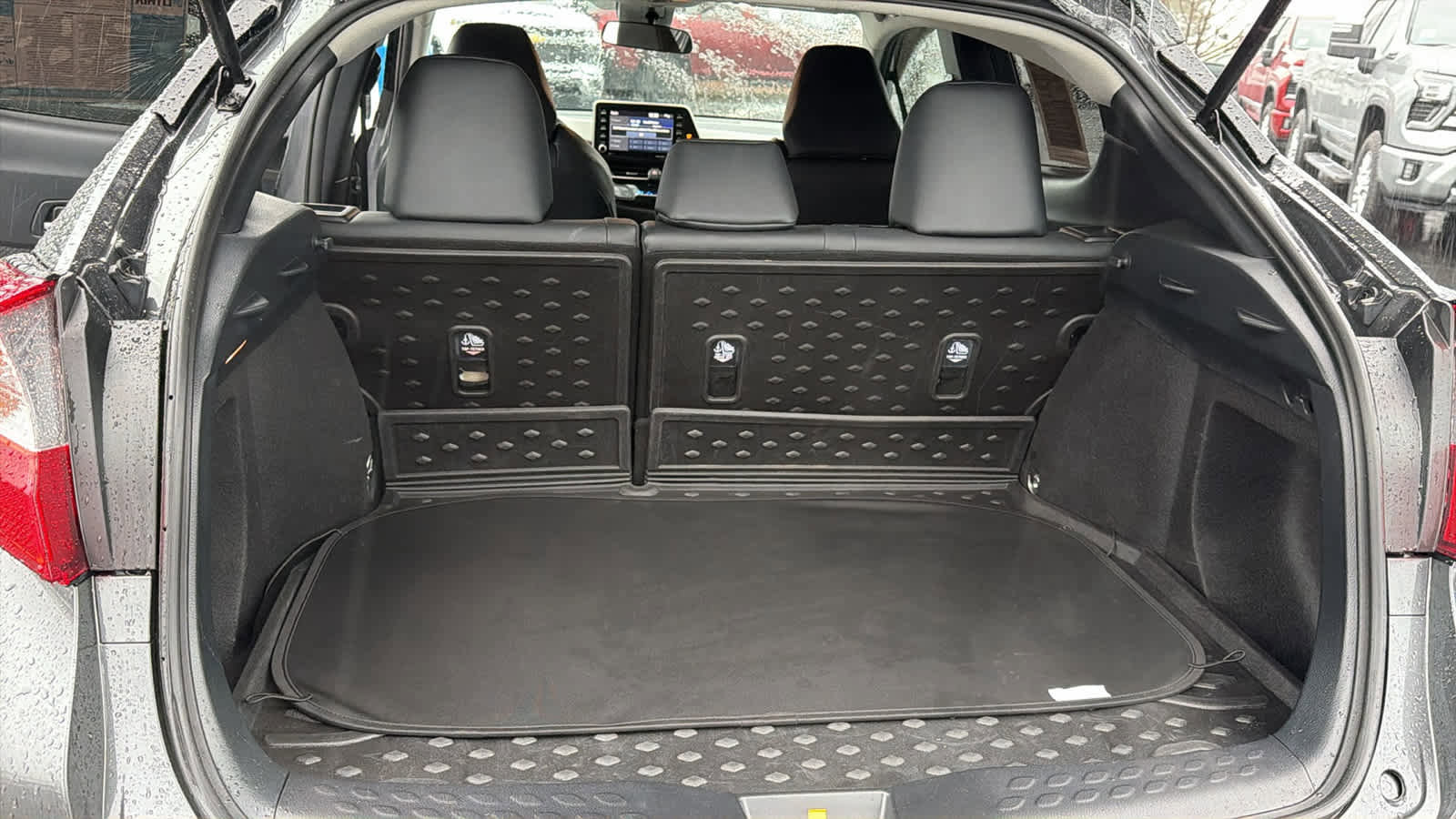 Used 2022 Toyota C-HR Limited image 27