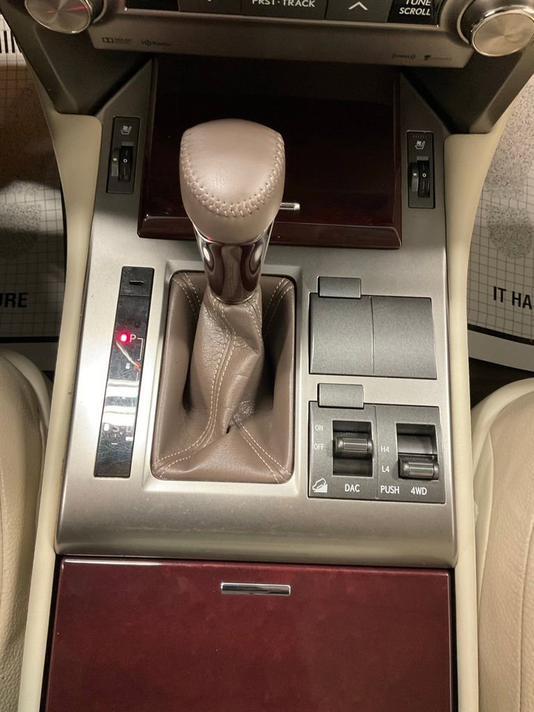 Used 2015 Lexus GX 460 w/ Premium Package image 30