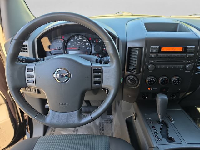 Used 2005 Nissan Titan SE AWD/4WD image 12