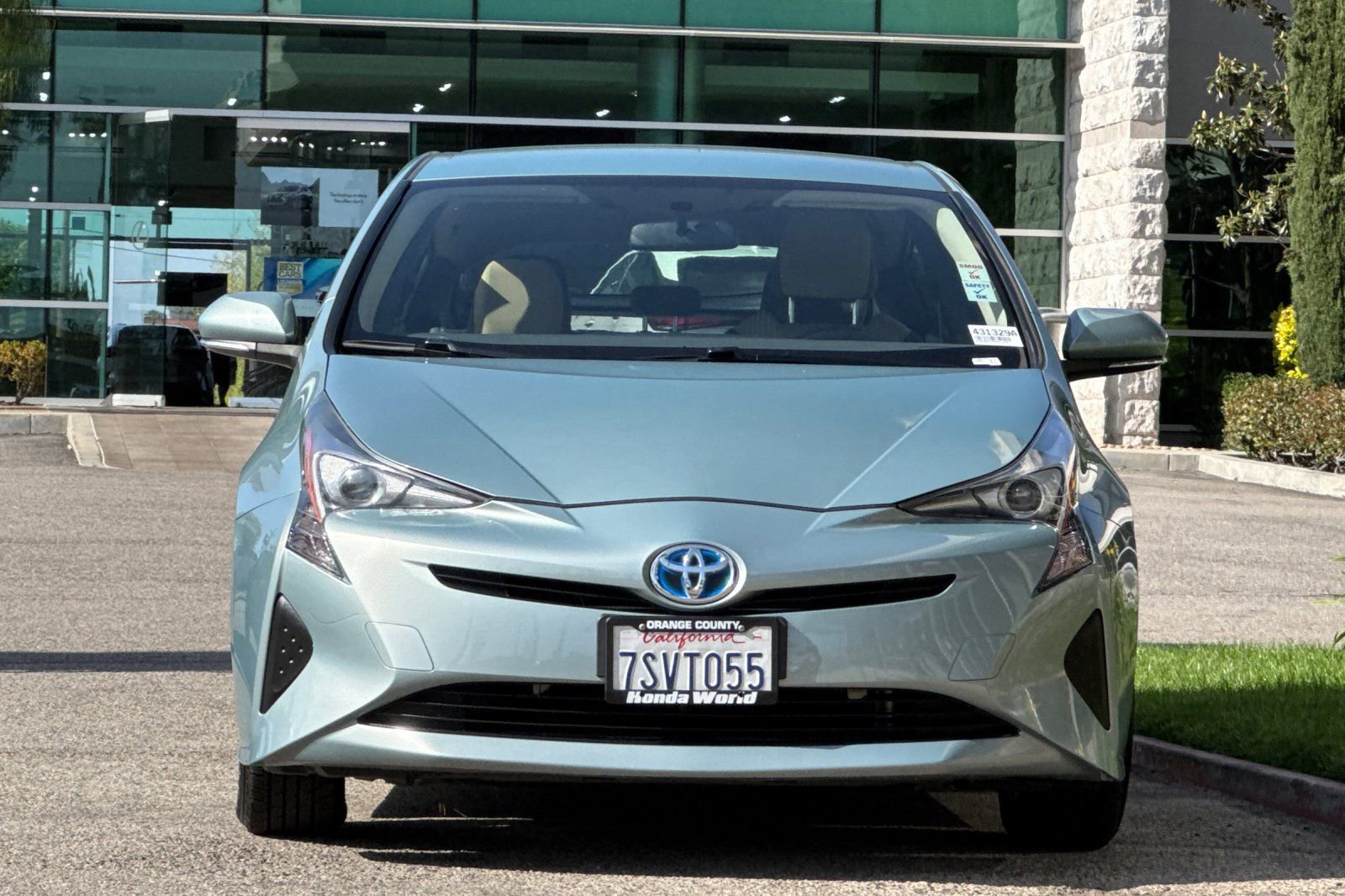 Used 2016 Toyota Prius Two image 9