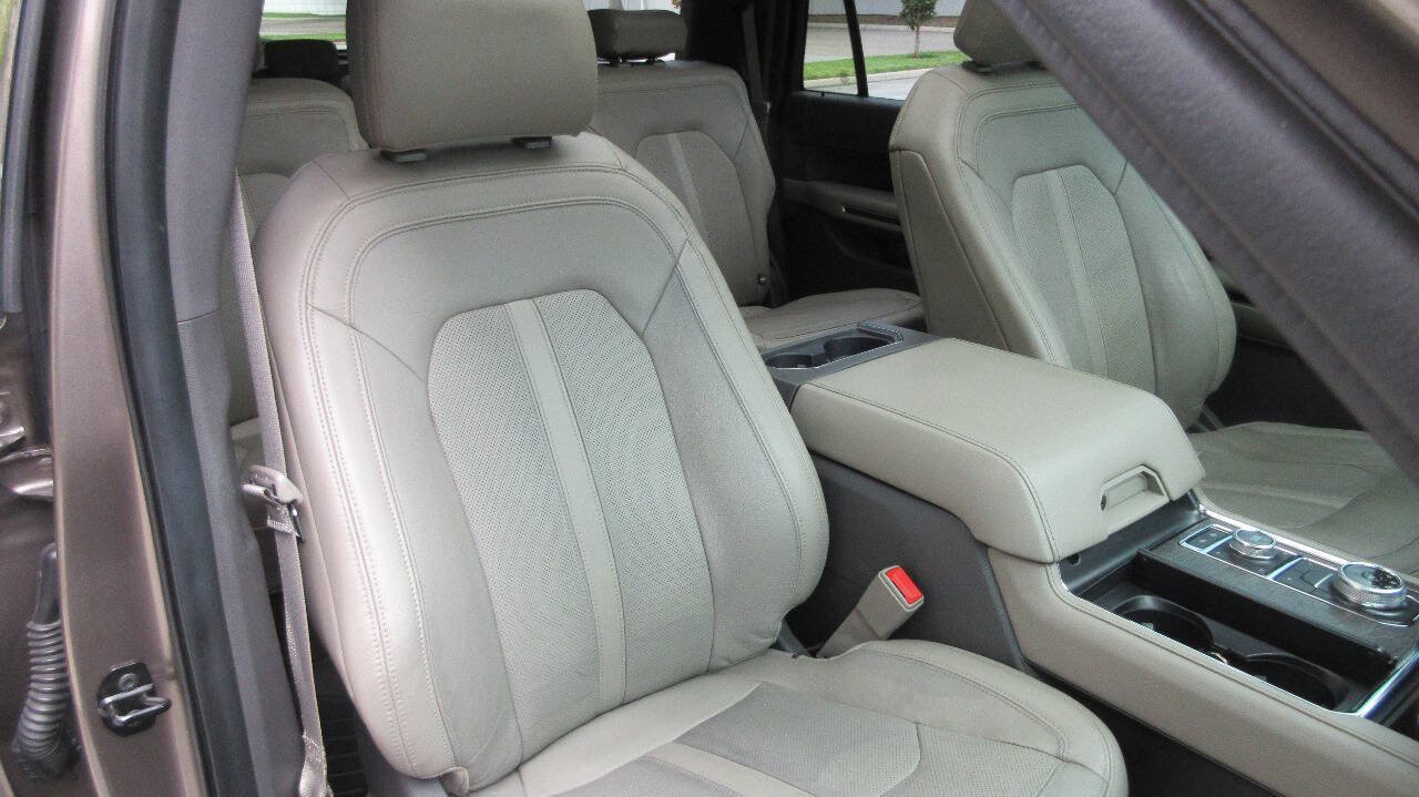 Used 2019 Ford Expedition Max Limited w/ Special Edition Package AWD/4WD image 30