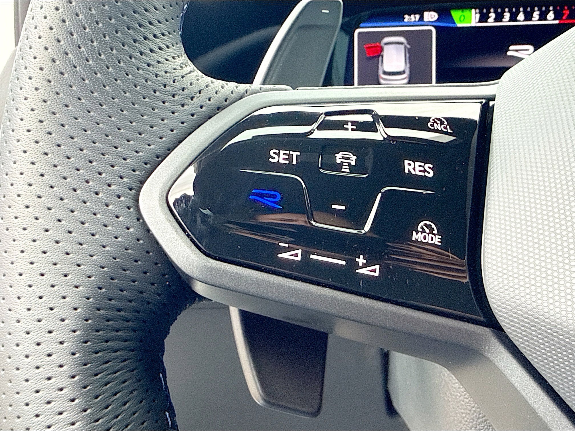 Used 2025 Volkswagen Golf R Black Edition w/ Euro Stye Package image 36