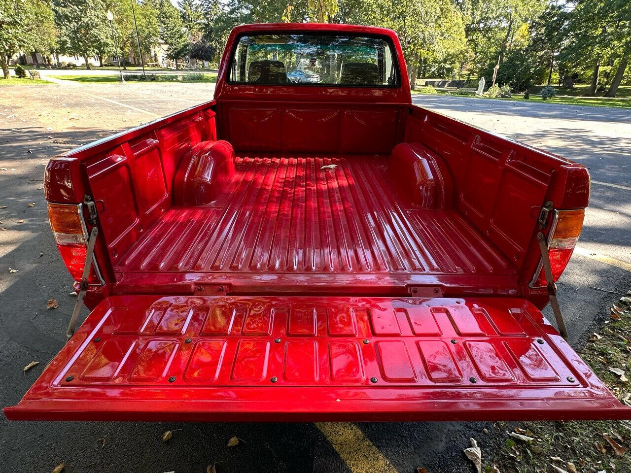Used 1988 Toyota Pickup 4x4 Regular Cab image 5