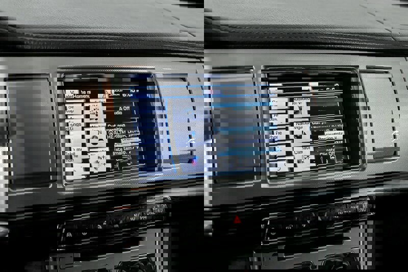 Used 2015 Jaguar XF Portfolio image 29