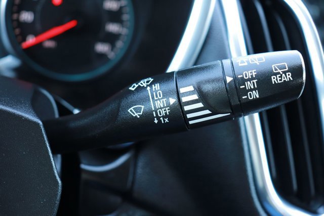 Used 2020 Chevrolet Equinox LT w/ Driver Convenience Package image 22