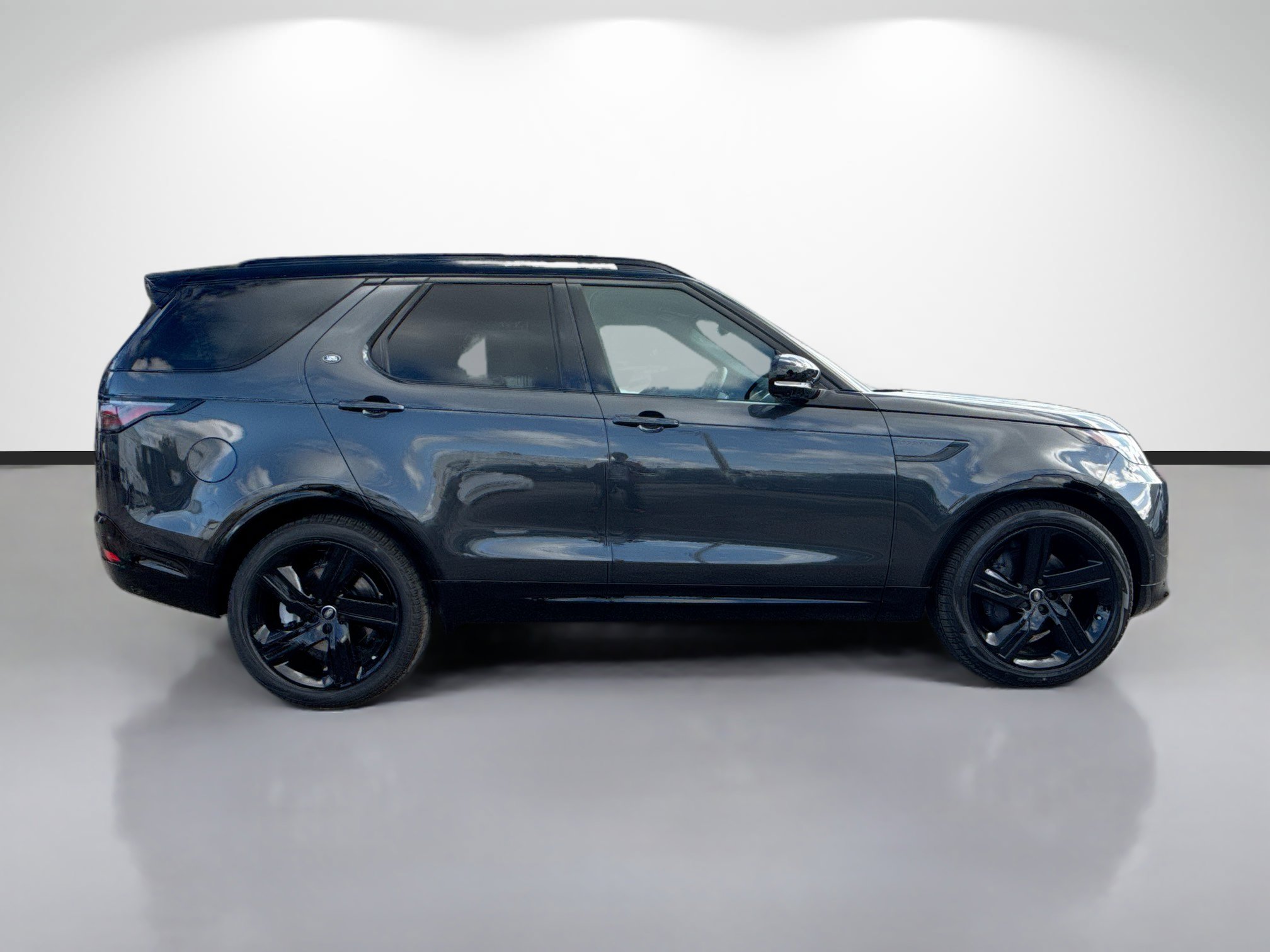 New 2026 Land Rover Discovery Limited Edition image 6