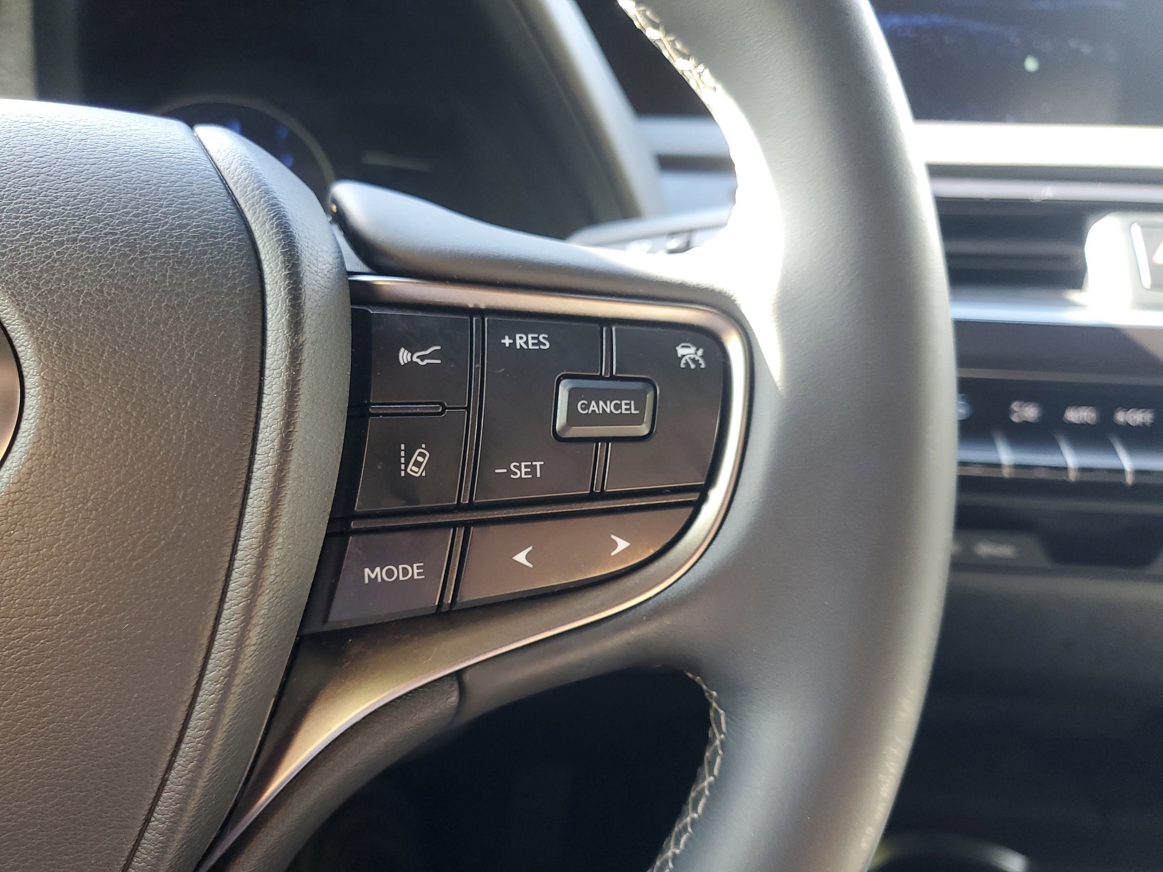 Certified 2022 Lexus UX 200 image 21