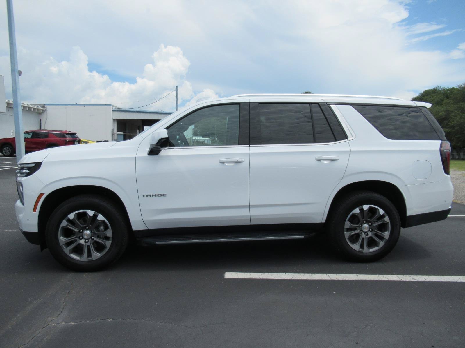Certified 2025 Chevrolet Tahoe LS AWD/4WD image 2