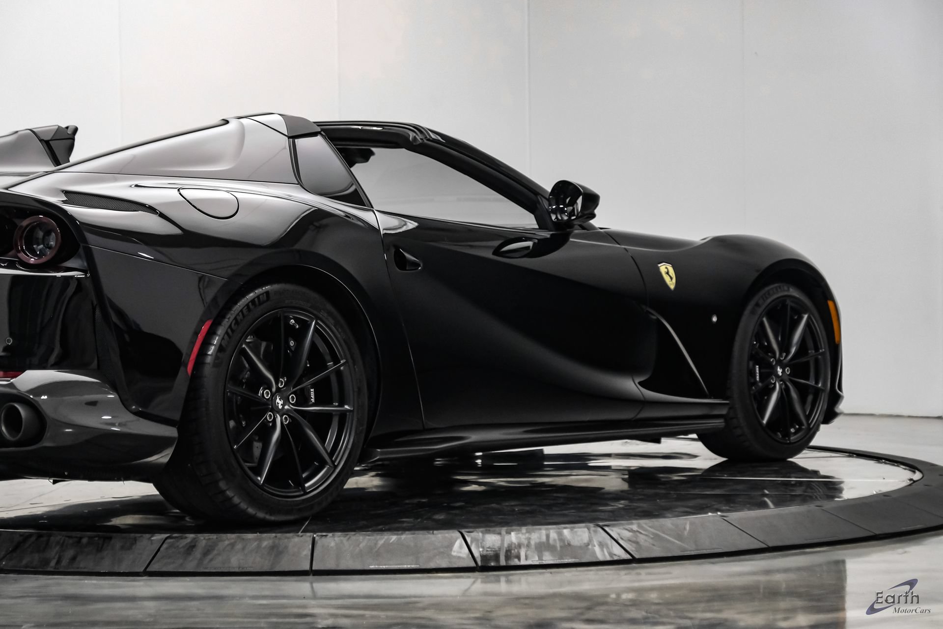 Used 2022 Ferrari 812 GTS RWD image 25