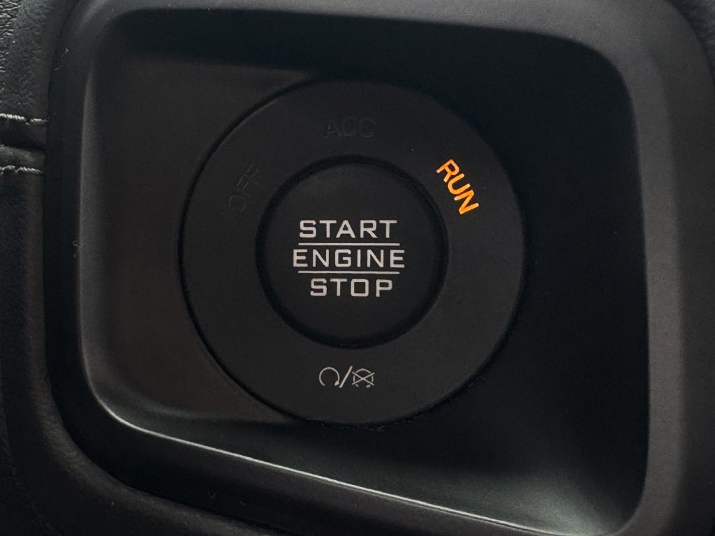 Used 2025 Jeep Wrangler Unlimited Rubicon AWD/4WD image 19