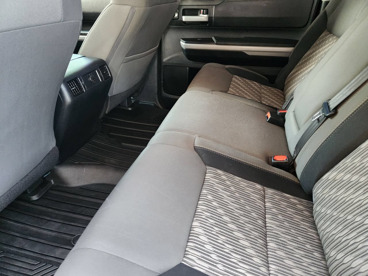 Used 2018 Toyota Tundra SR5 w/ SR5 Upgrade Package RWD image 28