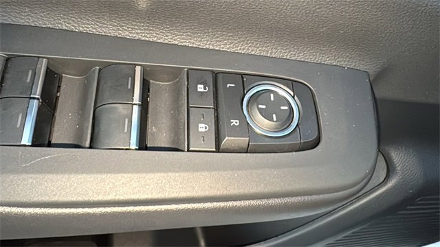 Used 2025 Toyota Prius Plug-In Hybrid image 16