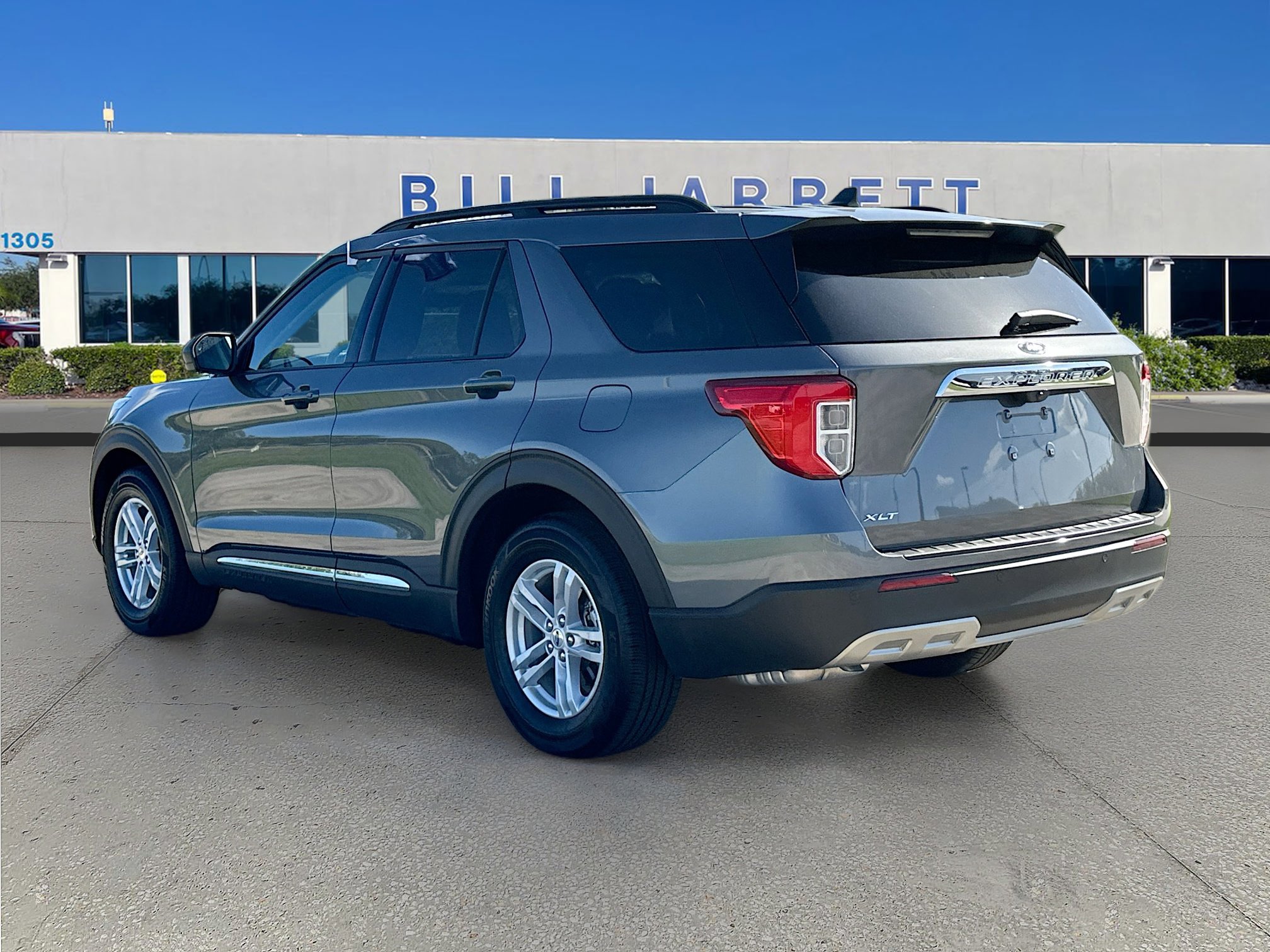 Certified 2023 Ford Explorer XLT w/ Equipment Group 202A image 5