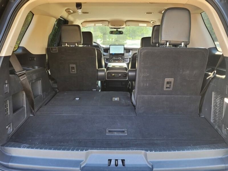 Used 2024 Ford Expedition XLT image 13