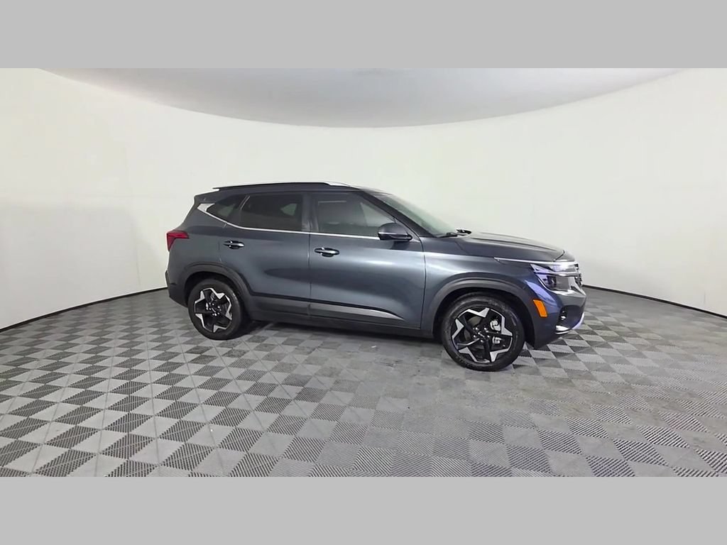 Used 2024 Kia Seltos EX FWD image 35