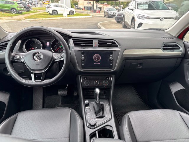 Used 2018 Volkswagen Tiguan SE AWD/4WD image 5